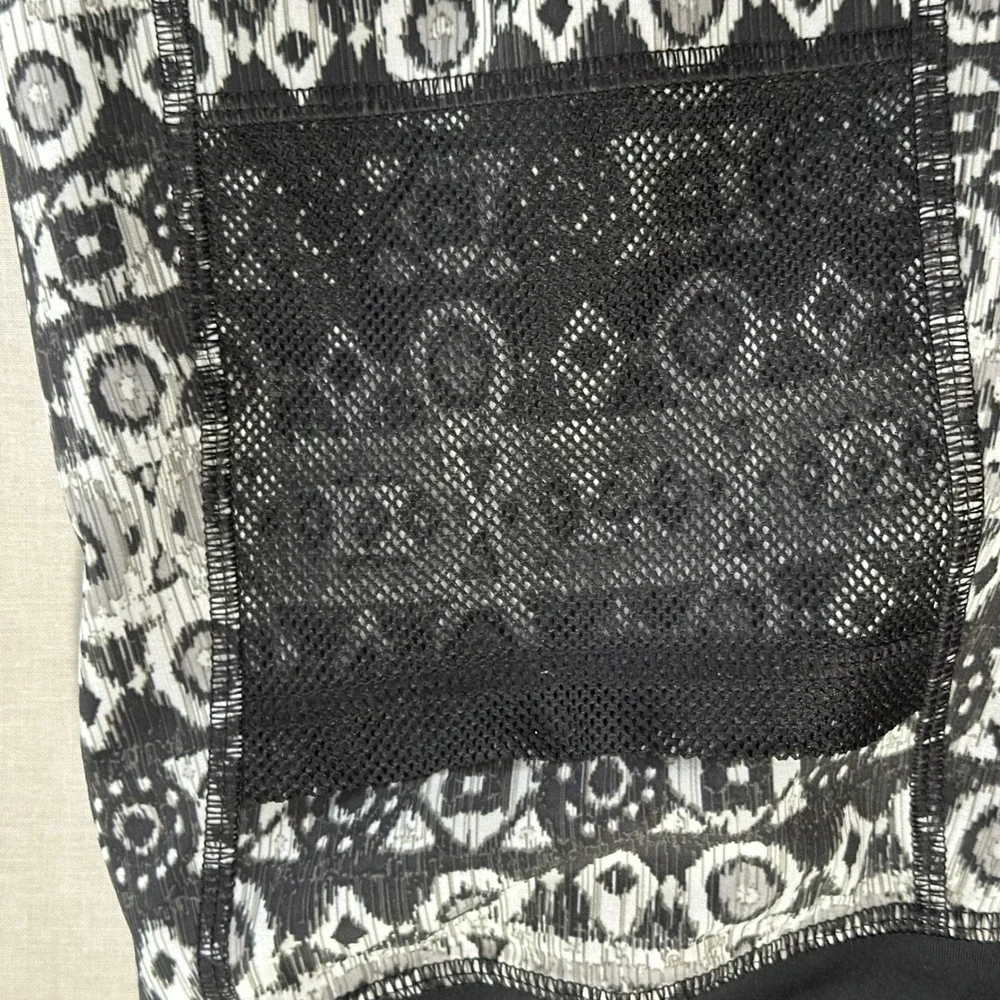 Carve Designs Womens S Skort Black White Geometric Tribal Print Mesh Pockets NEW